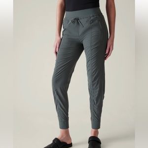 Athleta Altitude 11 Pants NWOT